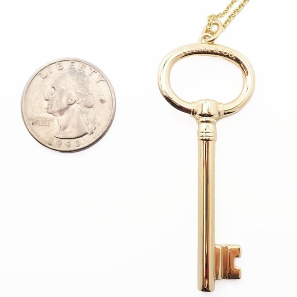 Authentic! Tiffany & Co 18k Yellow Gold Oval Key Pendant Necklace - Picture 6 of 6